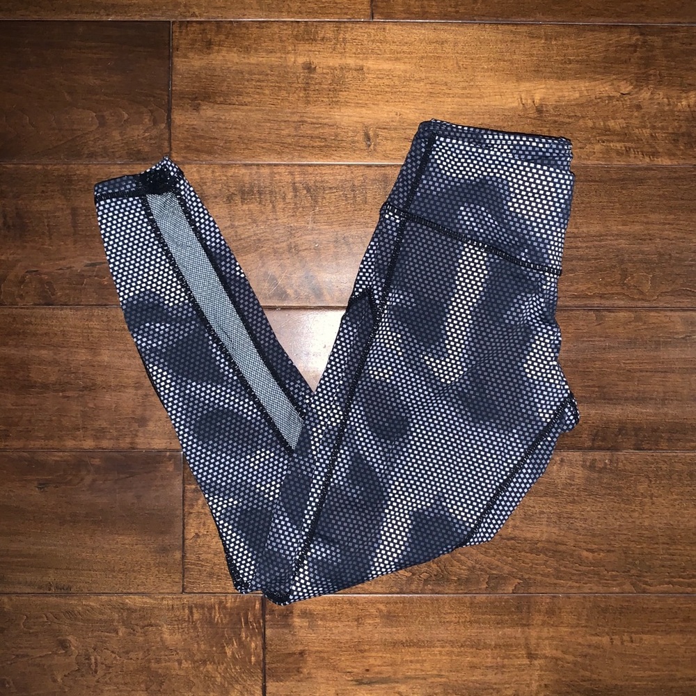 Lululemon Mesh Camo 3/4 Legging